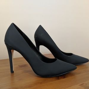 Women's shoes